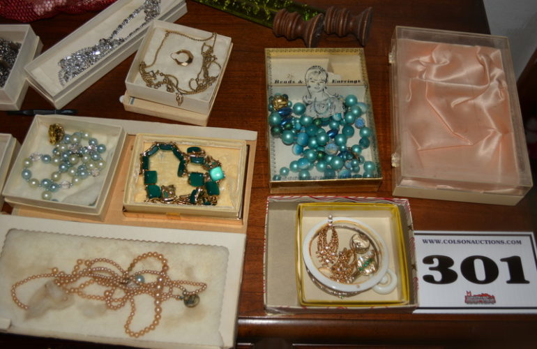 Auctions image thumbnails