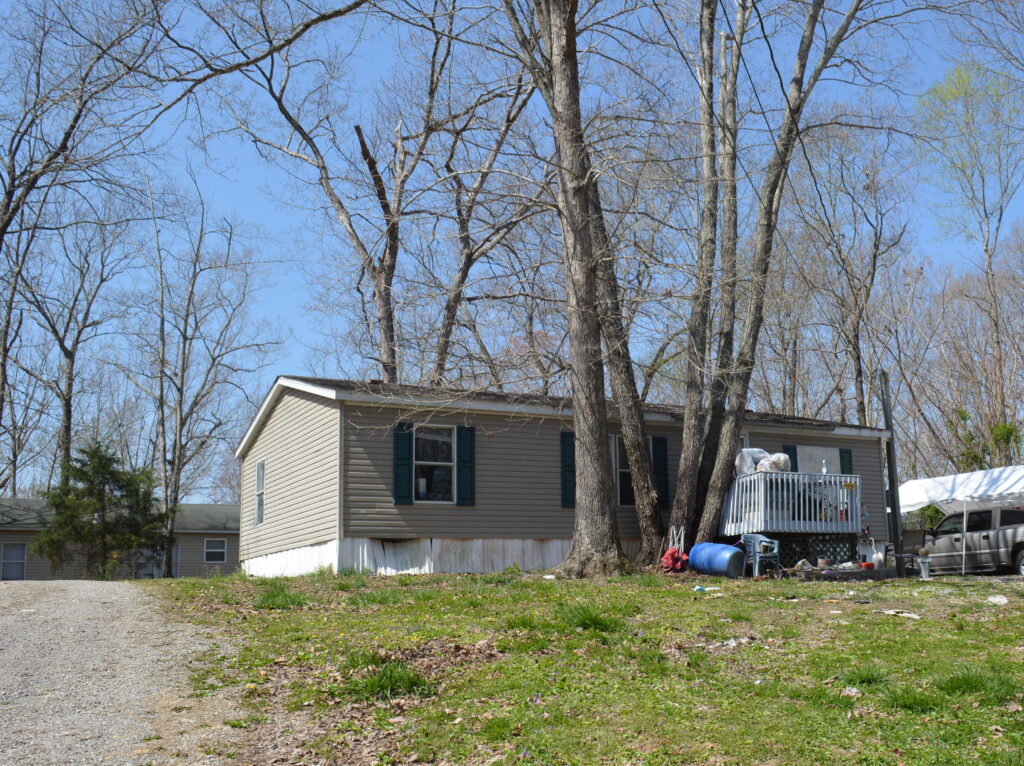 Absolute Auction Mobile Home 50 x 140 Lot 259 Floyd Dr. Smithville, TN