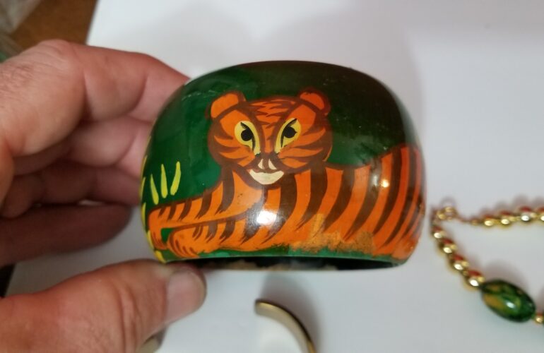 Auctions image thumbnails