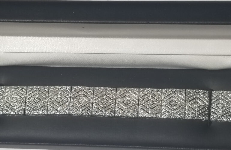 Auctions image thumbnails