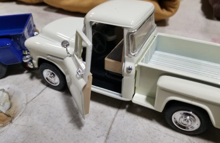 Auctions image thumbnails