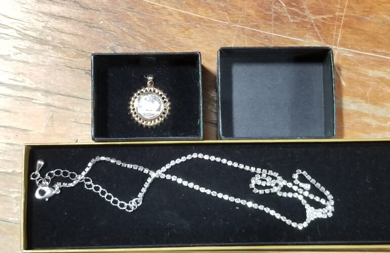 Auctions image thumbnails