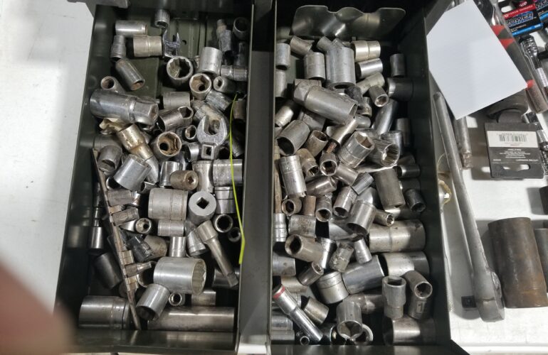 Auctions image thumbnails