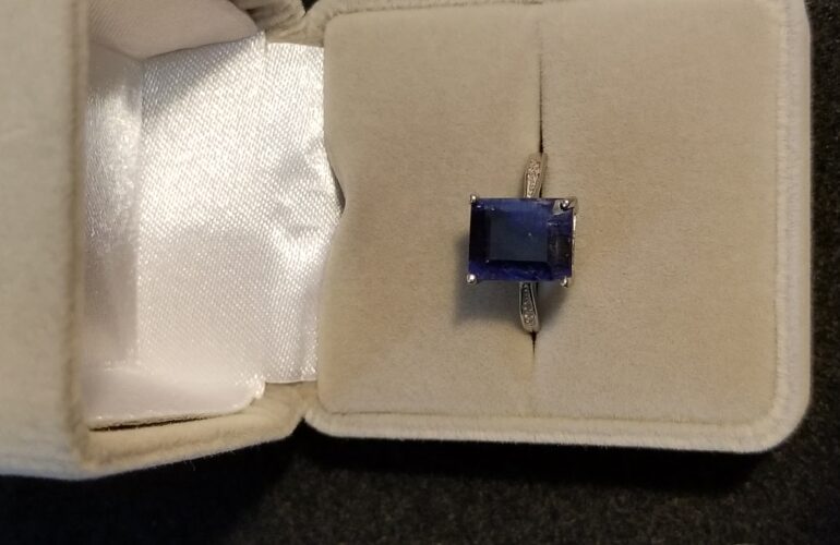 Auctions image thumbnails