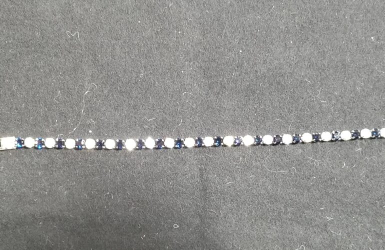 Auctions image thumbnails