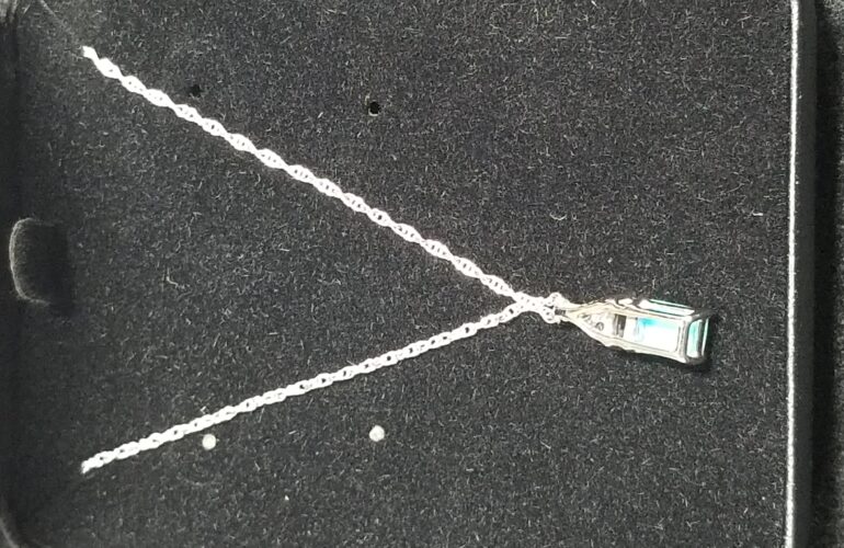 Auctions image thumbnails