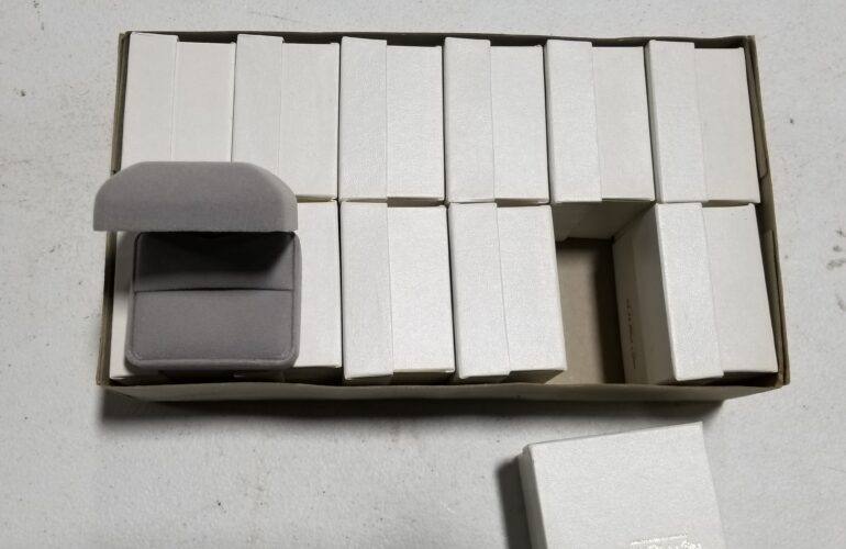 Auctions image thumbnails