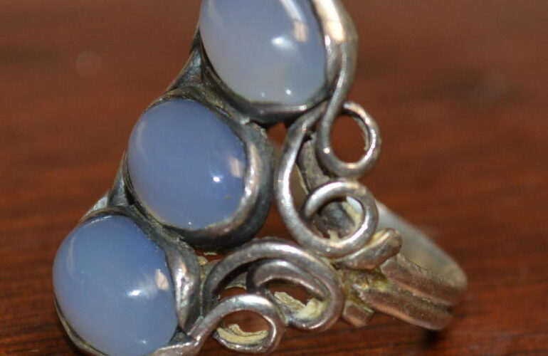 Auctions image thumbnails