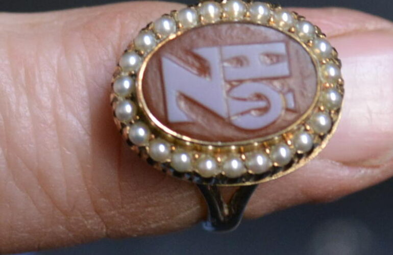 Auctions image thumbnails