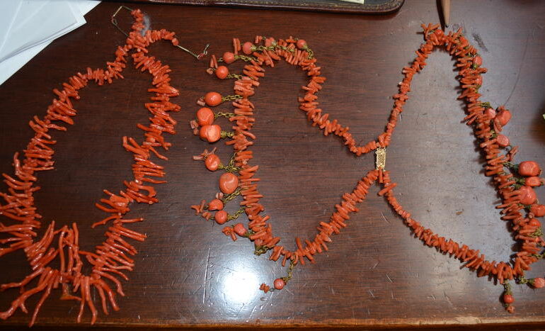 Auctions image thumbnails