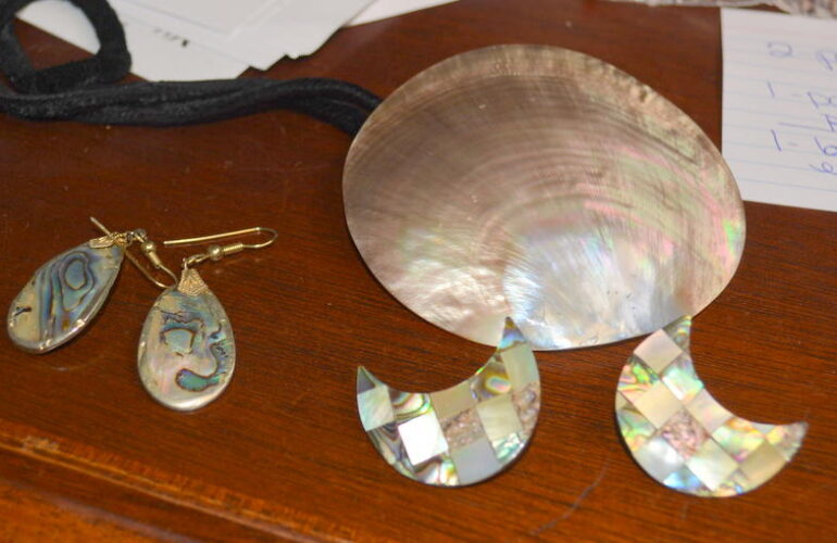 Auctions image thumbnails