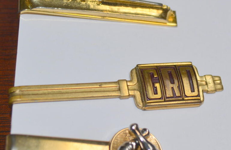 Auctions image thumbnails