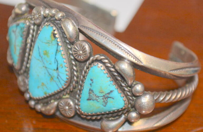 Auctions image thumbnails