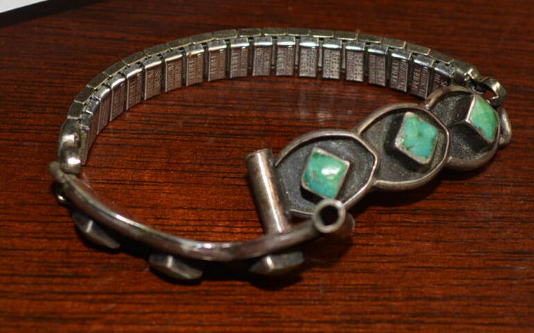 Auctions image thumbnails