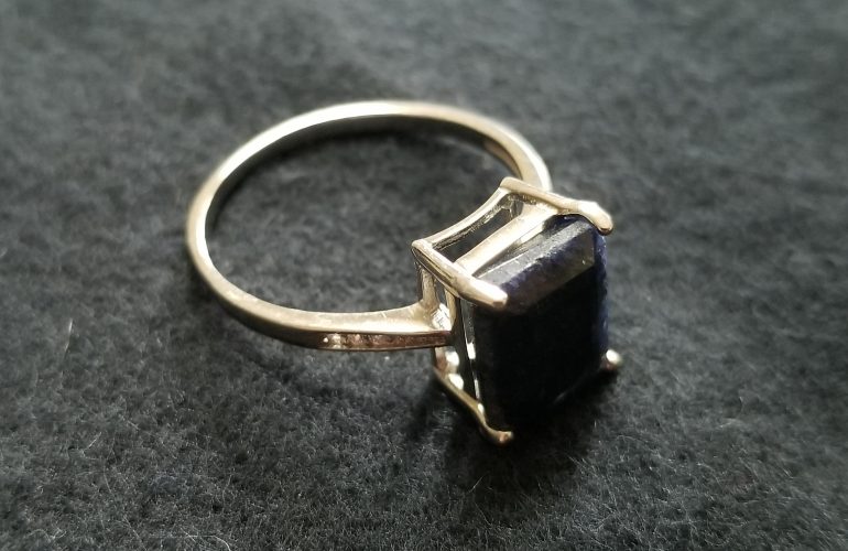 Auctions image thumbnails