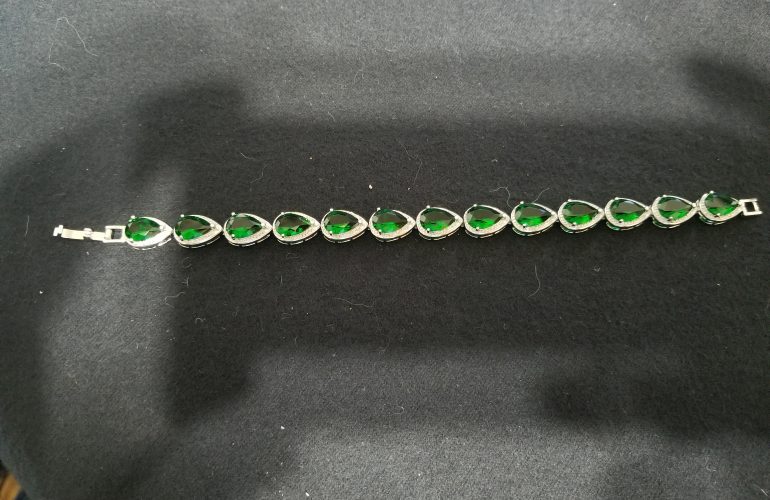 Auctions image thumbnails