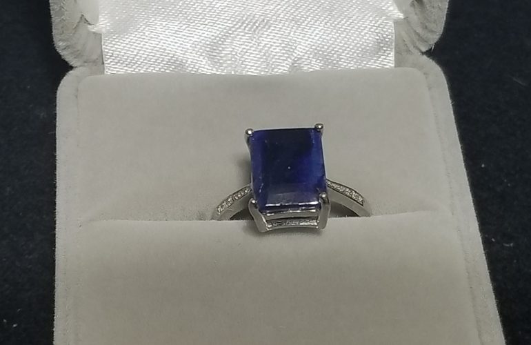 Auctions image thumbnails