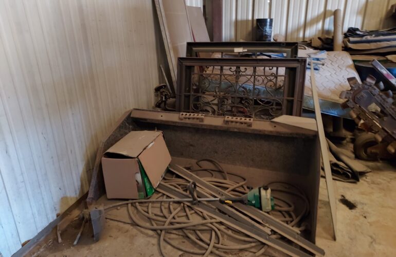 Auctions image thumbnails