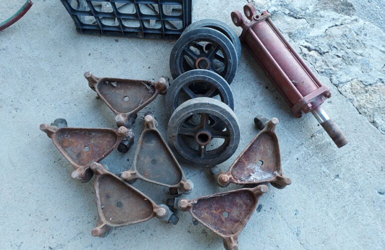 Auctions image thumbnails