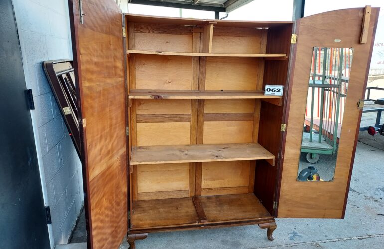 Auctions image thumbnails