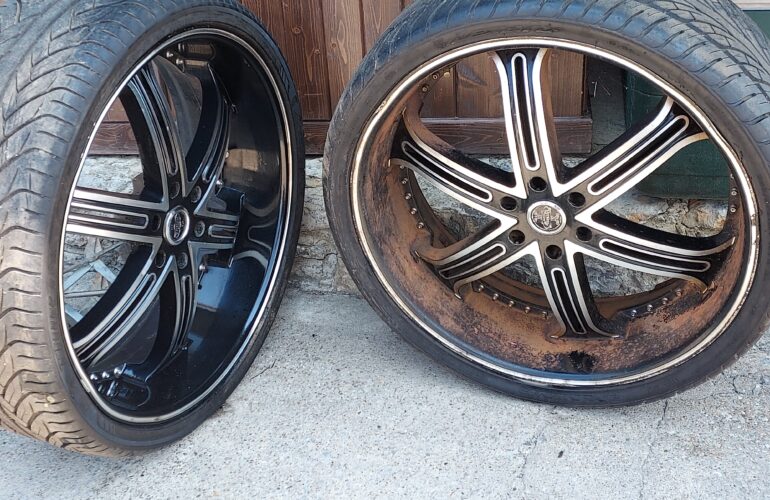 Auctions image thumbnails