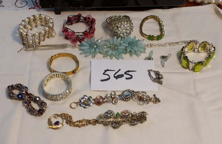 Auctions image thumbnails