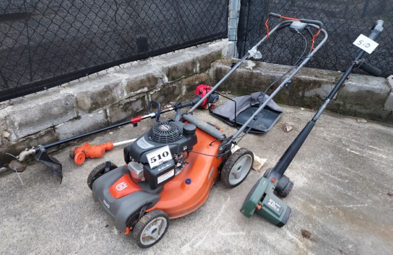 Auctions image thumbnails