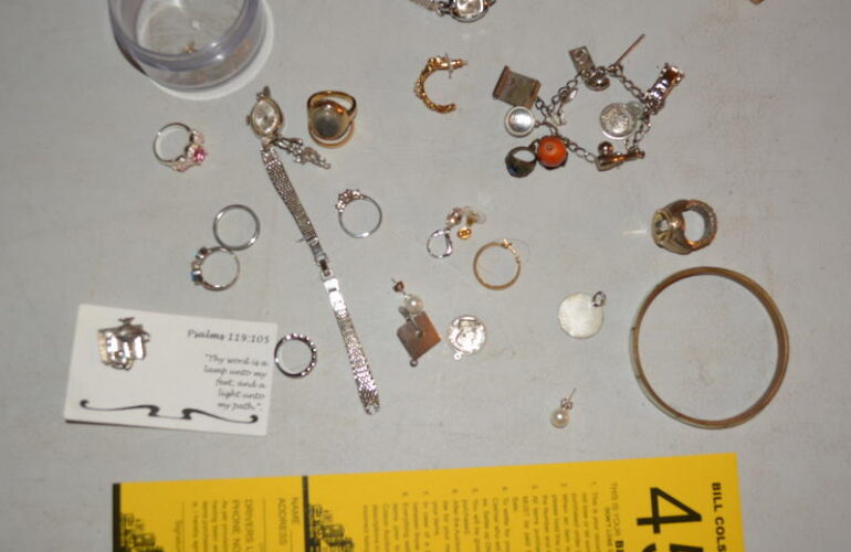 Auctions image thumbnails