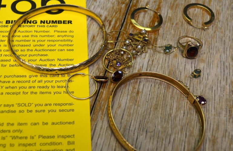 Auctions image thumbnails