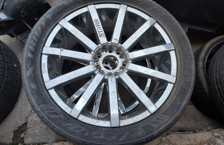 Auctions image thumbnails