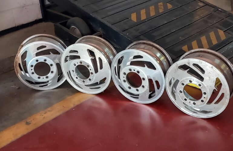 Auctions image thumbnails