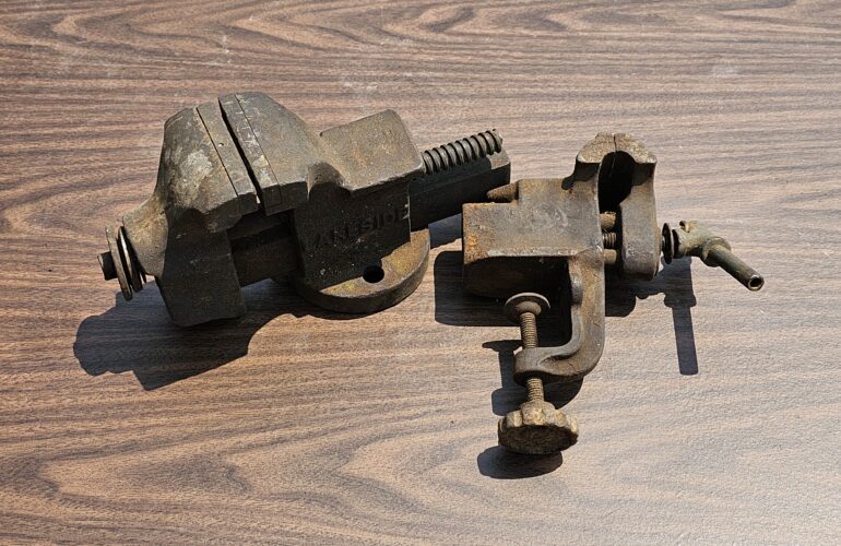 Auctions image thumbnails