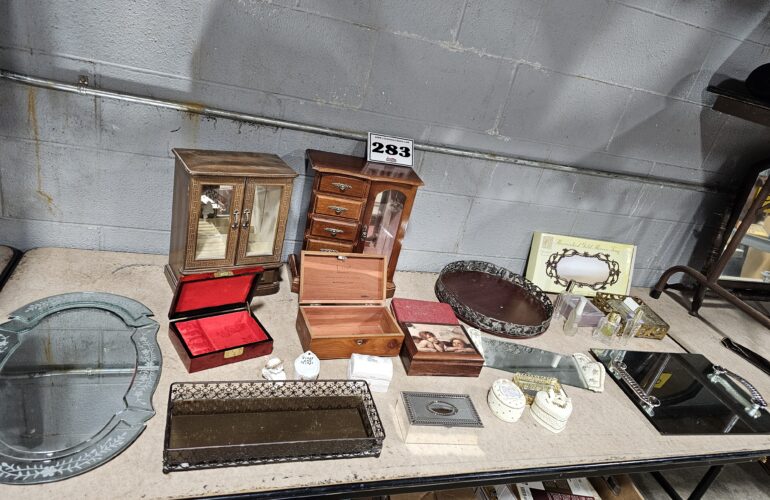 Auctions image thumbnails