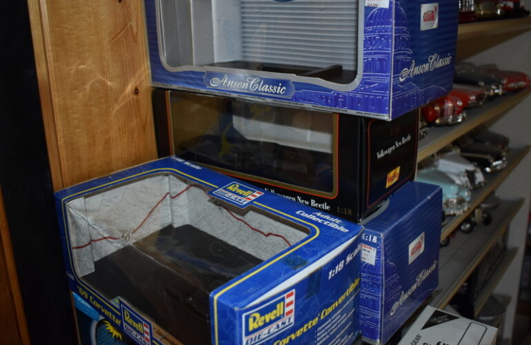 Auctions image thumbnails