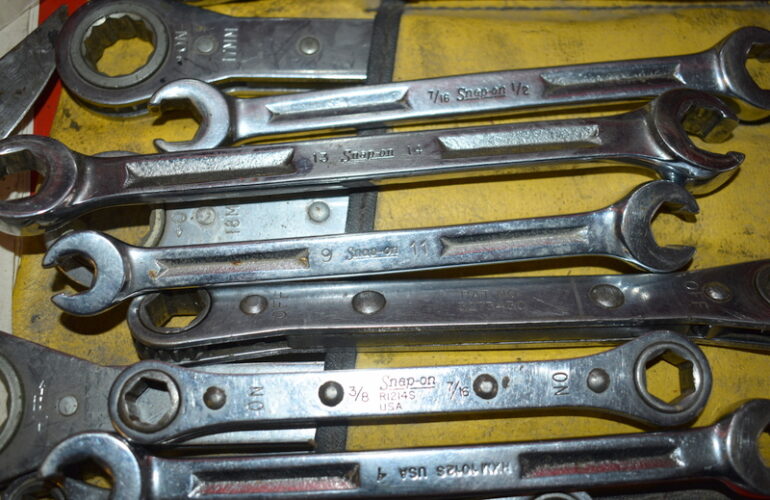 Auctions image thumbnails