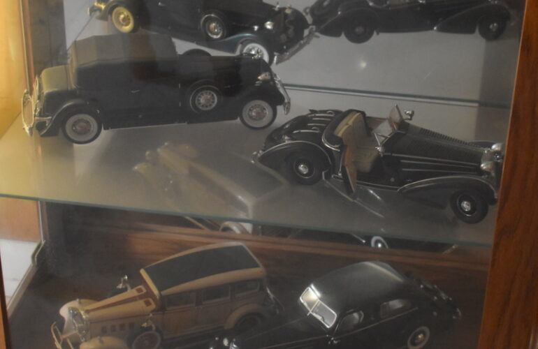 Auctions image thumbnails