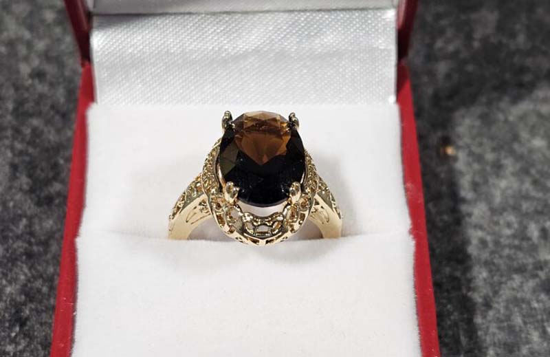 Brown gold ring