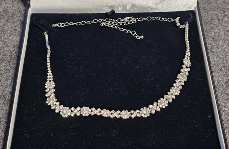 Diamond silver neckless