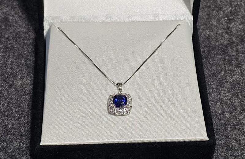 Blue diamond silver neckless