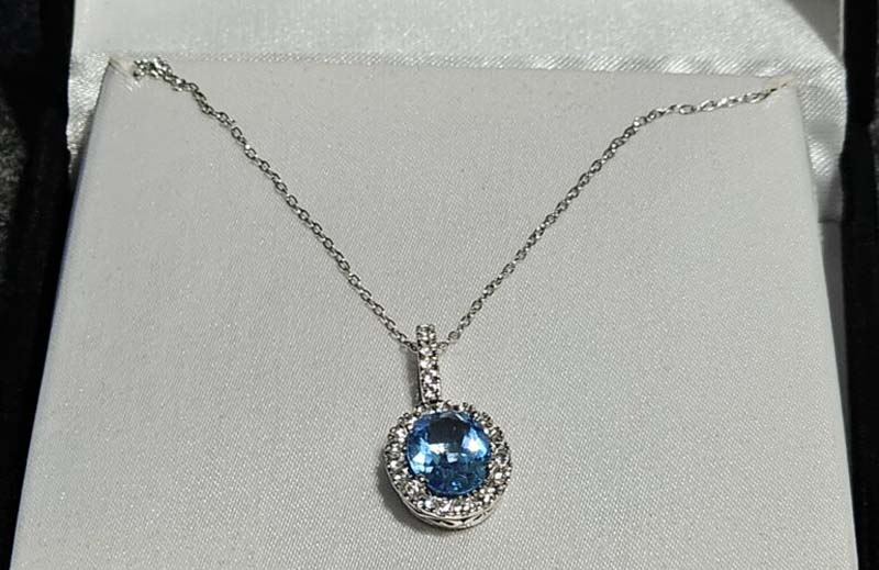 Blue silver neckless