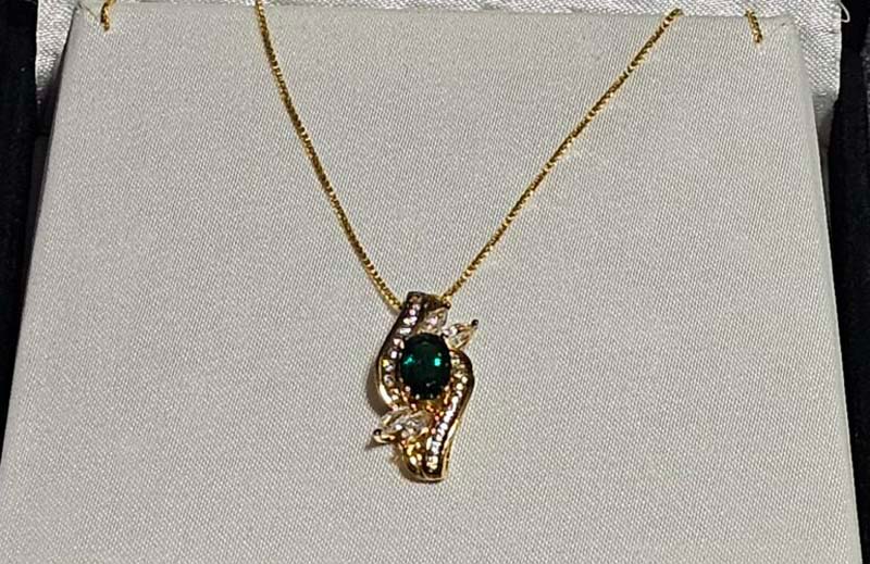 Green gold plated neckless