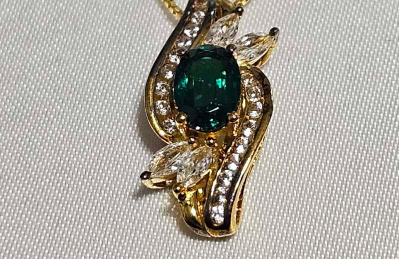 Green gold plated neckless