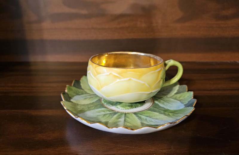 Teacup and saucer set