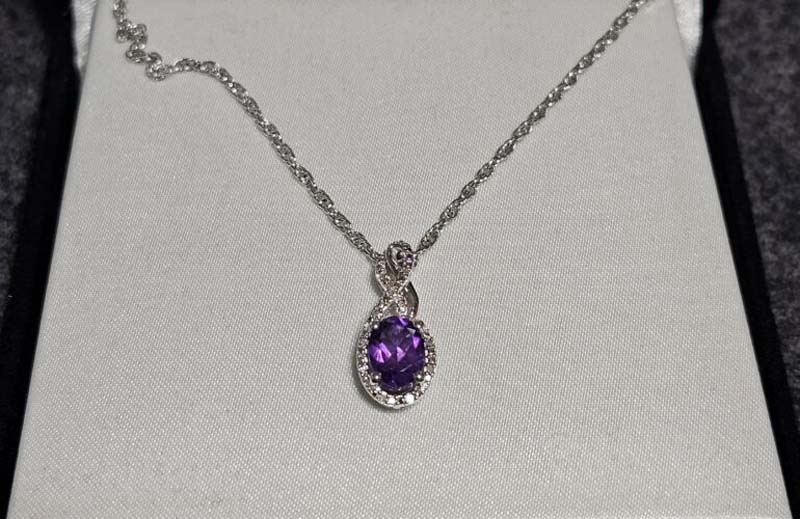 Purple silver neckless