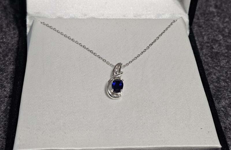 Blue silver neckless