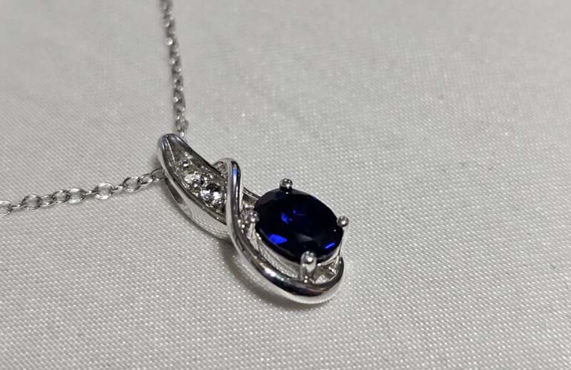 Blue silver neckless