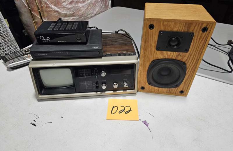 TV, DVD, speaker set