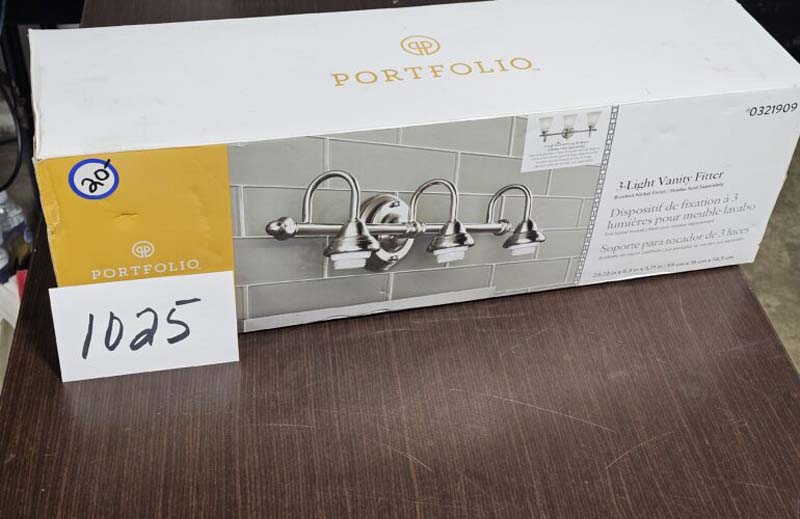 Portfolio 3-light vanity fitter