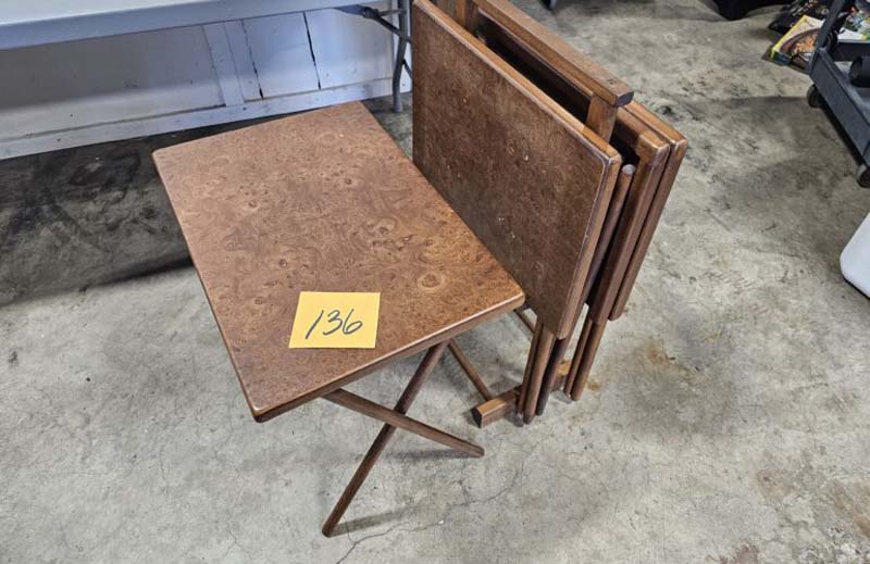 Foldable table