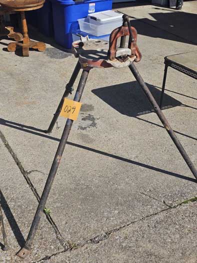 Tripod stand